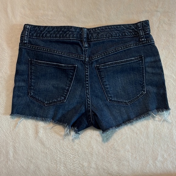 High Rise Universal Thread Shorts - Picture 2 of 4